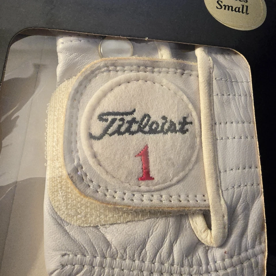 Guante de Golf Titleist Players De Colección Damas Izquierdo Pequeño Pr Cuero Cabretta Perla A Presión Foto 2 de 4
