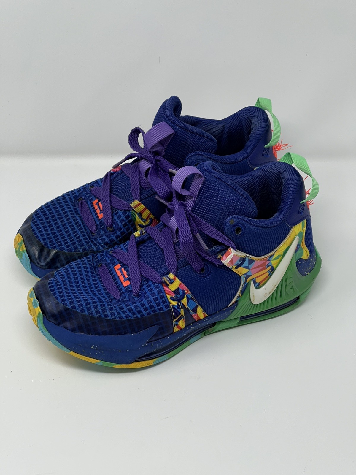 Nike Boys Lebron Witness 7 DQ8650-400 Multicolor Lace-Up Basketball Shoes Sz 4Y