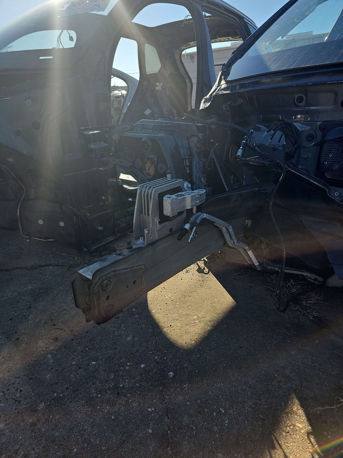 17-2023 BMW x1 Front right support Oem 41007386988 41007427782