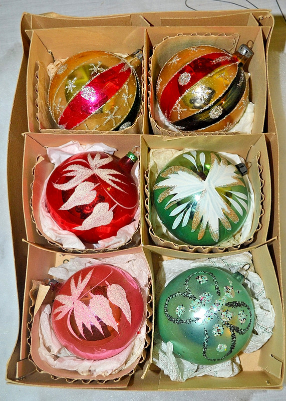 🌟 VINTAGE LRG GERMANY MICA GLITTER 3" GLASS CHRISTMAS ORNAMENTS HAND DECORATED