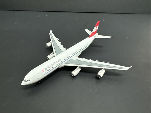 Dragon 1/400 Wings #55004 Austrian Airlines Airbus A340-212 OE-LAG - Rare B.23 - Picture 9 of 11