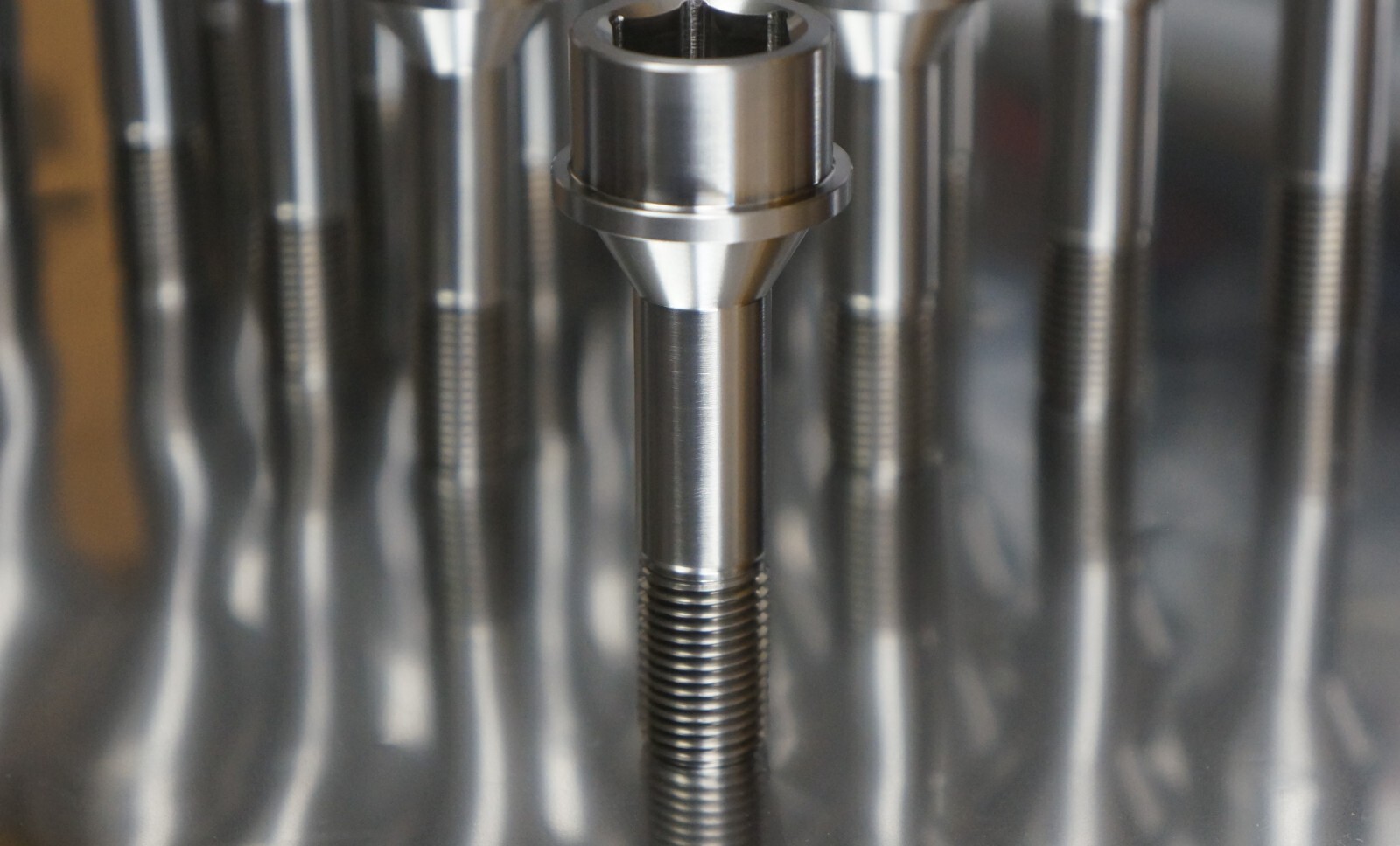 Ferrari Titanium Lug Bolts 50, 51, 52mm 14x1.5 HEX17 Maserati GT 4pcs set