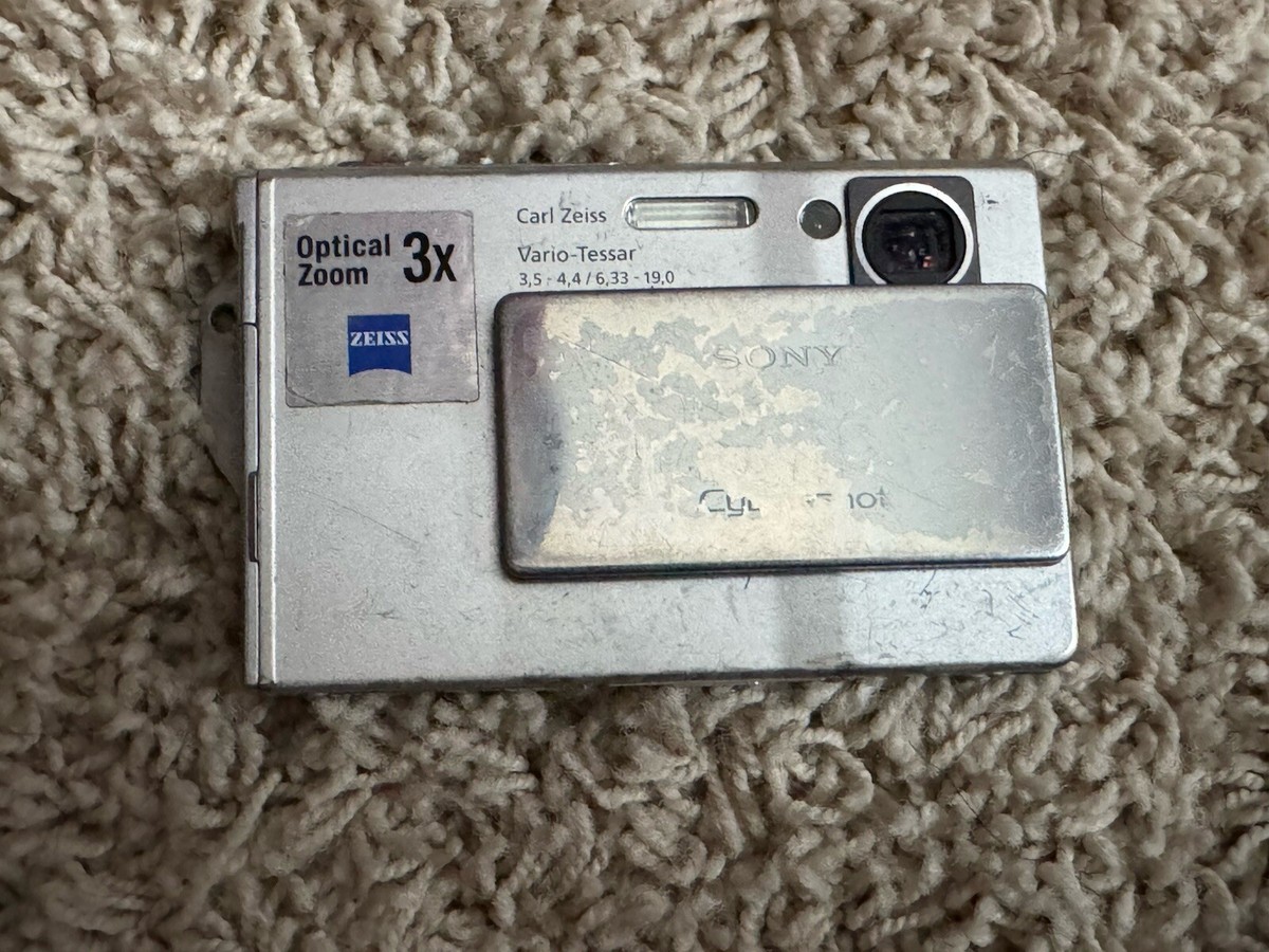 Sony CyberShot DSC-T7 5.1 MP Digital Camera Slim Silver Carl Zeiss