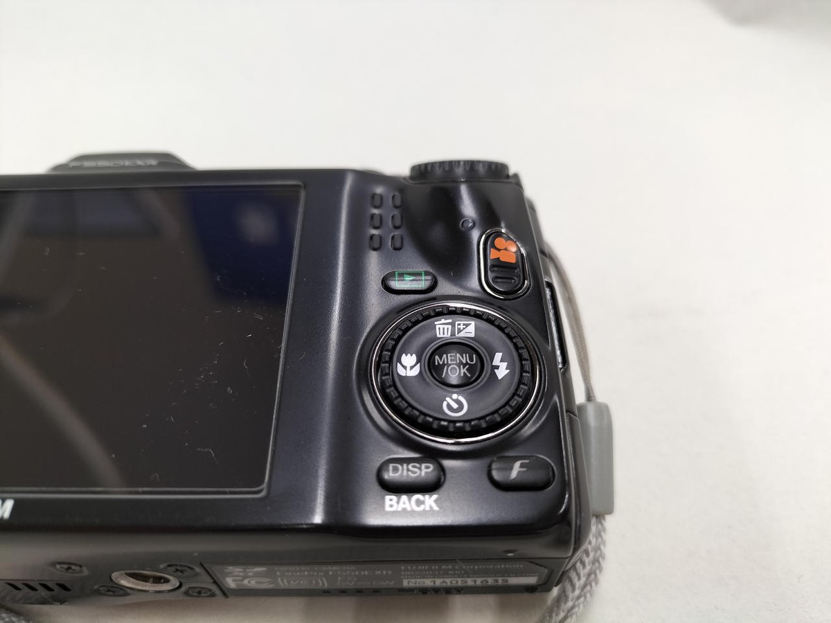 【美品】FUJIFILM FinePix F550EXR ブラック Amazon.com : Fujifilm FinePix F550 EXR Black Digital Camera