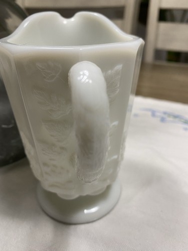 Vintage Milk Glass Westmoreland Creamer - Picture 3 of 6