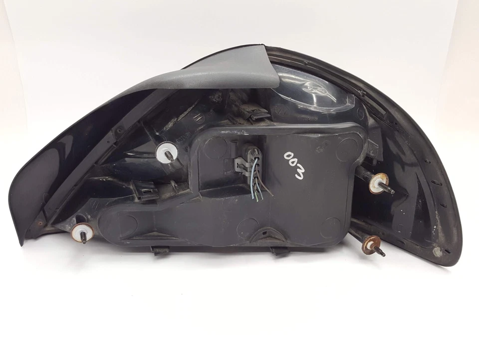 Luz trasera de freno Pontiac Grand AM 1999-2005 LADO DEL CONDUCTOR OEM Foto 4 de 4