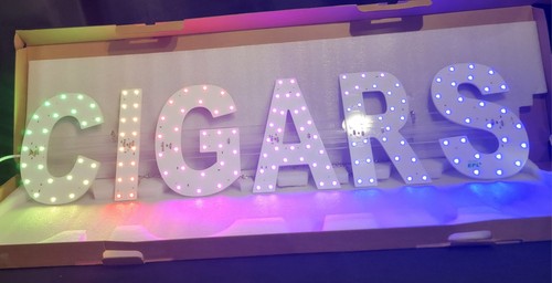 Zigarren Schild LED Licht buchstabiert 32" x 8" mehrere Farben Einstellungen hängen Kette Stecker - Bild 4 von 16