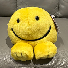 SWIBCO Puffkins Yellow Smiley Face Mini Plush 1999 Vintage MPN 6635