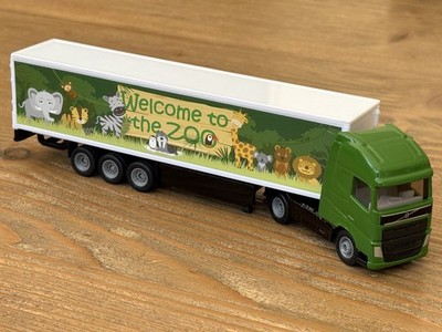 Siku 1627 Volvo Truck & Trailer 'Welcome to the Zoo' 1:87 Diecast VGC 