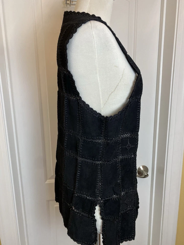 1970 Black suede crocheted patchwork vintage gilet large western boho Handmade - Image 2 of 4