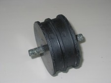 Rover  P6B 3500 / 3500S  1974 - 1977 -  P6 V8 ENGINE MOUNTING RUBBER  