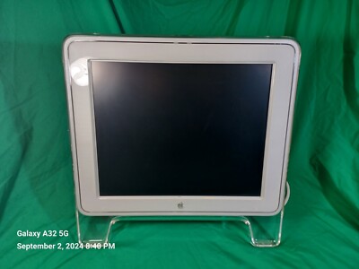 Vintage 2001 Apple M7649 17 Vintage 2001 Apple M7649 17