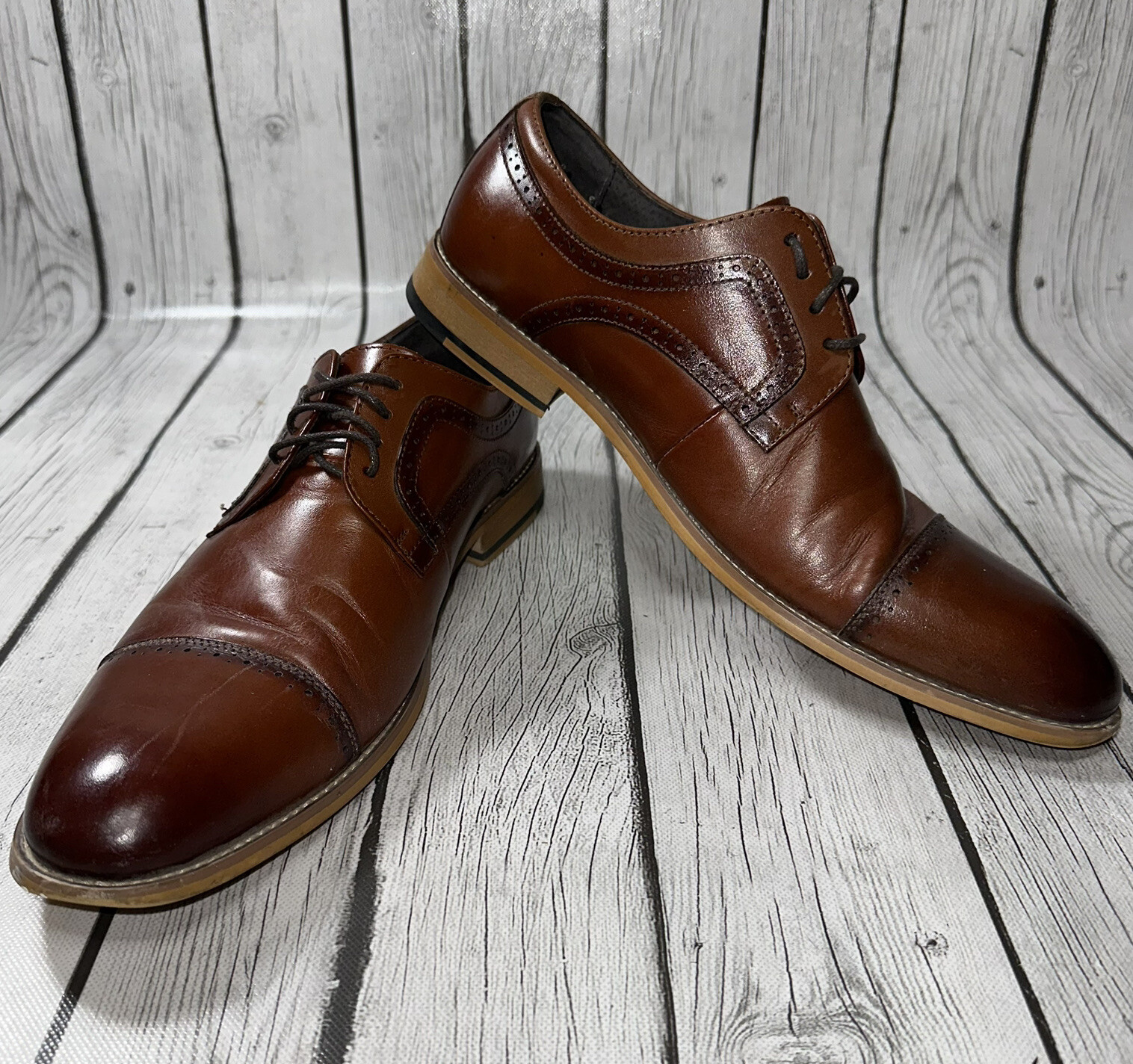 SAOLA Scarpe eleganti Stacy Adams Dickinson da uomo 12 in pelle cognac Oxford punta larga in perfette condizioni