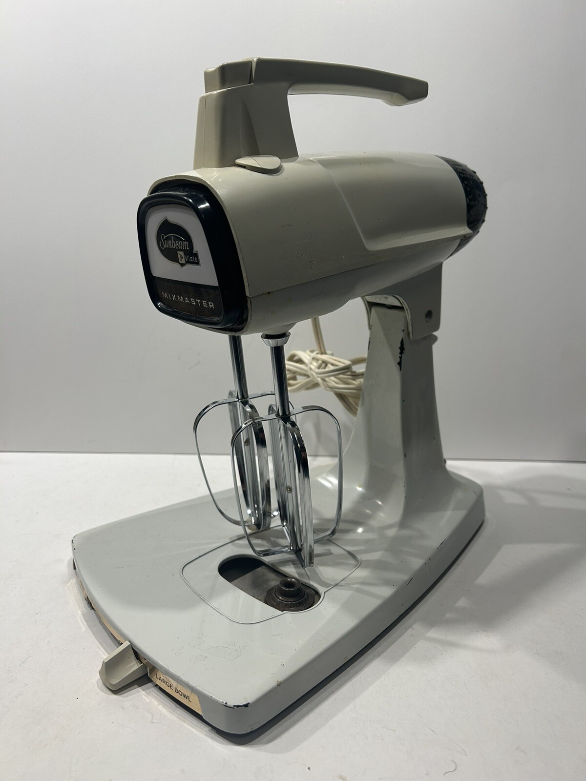 Vintage Sunbeam Vista Mixmaster 12 Speed Mixer w/ Stand & Beaters