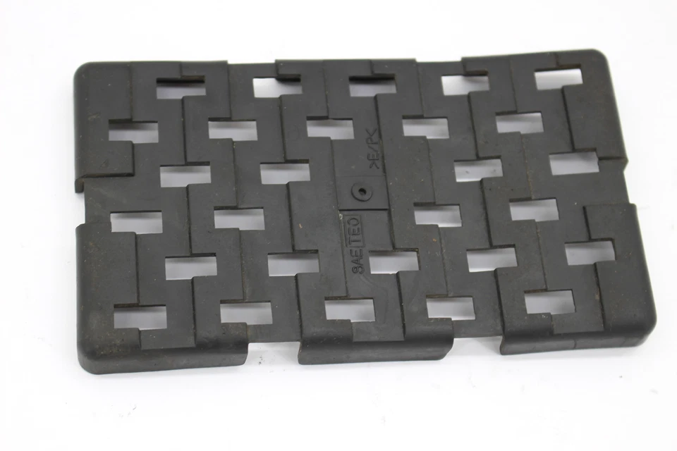 2008 SUZUKI GSXR600 REAR BACK TAIL UNDERTAIL BATTERY TRAY PLASTIC 33652-16G00 - Image 3 of 3