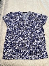 cassandra o scrub tops M royal blue geometric pattern