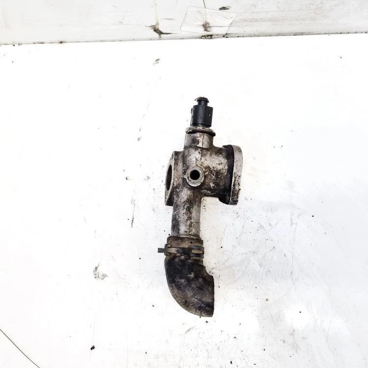 Carcasa termostato Volkswagen Golf 2002 (brida) 038121133a, 03812 #1885087-14 Foto 2 de 3