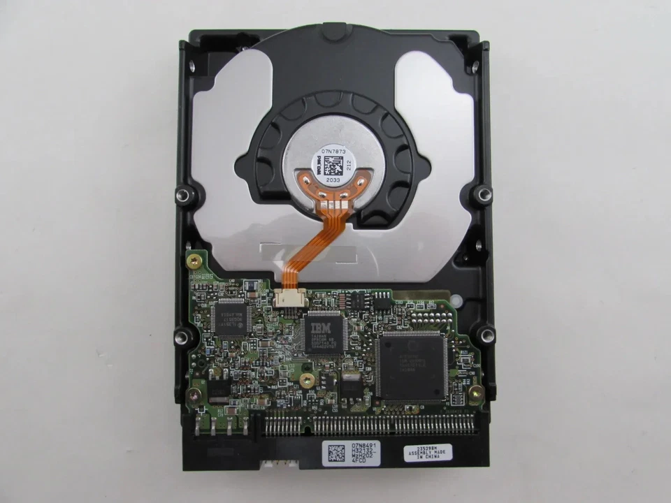 IBM Deskstar IC35L080AVVA07-0 82.3GB 7200 RPM 2MB 3.5″ IDE Hard Drive 07N8084 - Bild 2 von 4