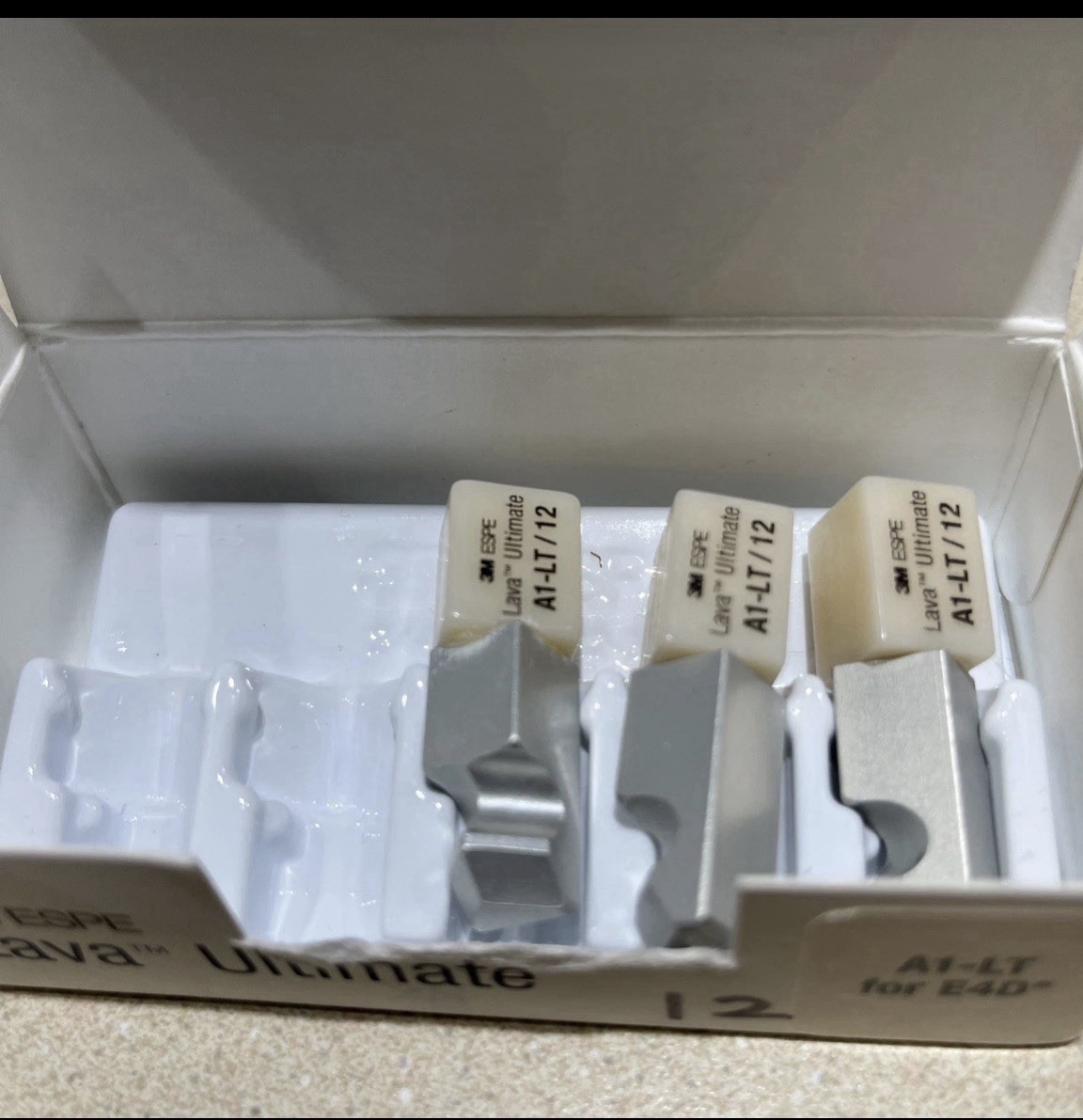 3M Lava Ultimate Cad/Cam Restorative A1-LT/12 For PlanMill Pkg 3