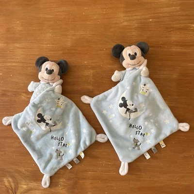 Lot 2 Doudou Mickey bleu étoile mouchoir Hello Star DISNEY BABY NICOTOY SIMBA - Photo 1/4