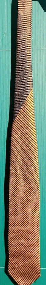 Vitaliano Pancaldi 100% 真丝领带金色和海军蓝条纹意大利制造 - 60 英寸 x 3.75 英寸 — 第 3/4 张图片