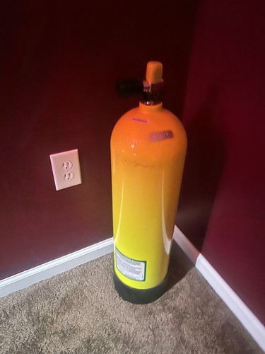 Scuba Tank (Pick up Only)