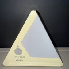 HITACHI Infrared Sensor Light SL-2401 Turns on by body heat & motion Activated