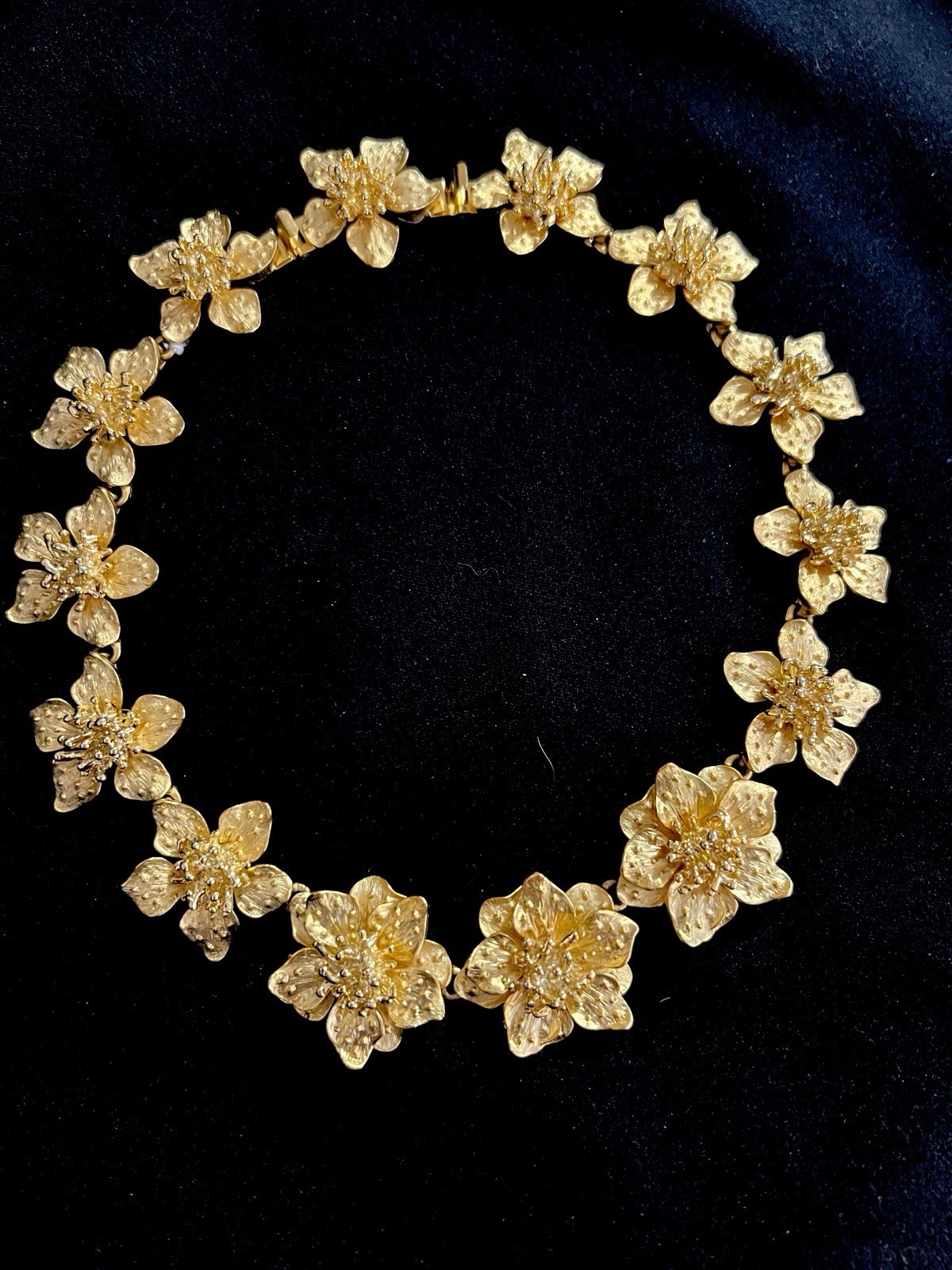 KENNETH JAY LANE DOGWOOD 22K GOLD PLATED LARGE NE… - image 2