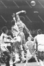 DC53 Artis Gilmore Chicago Bulls In Action 8x10 11x14 16x20 Photo