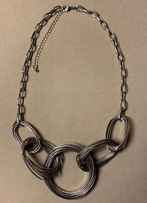 Vtg Womens Silver Metallic Design Chain Link Oval Loop Necklace Fashion Jewelry