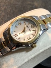 Reloj de pulsera Armitron para mujer tono dorado y plateado para mujer batería nueva