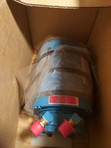 Thomas Pneumotive 4V0014MU2 Rotary Pneumatic Vacuum Pump 991018 =NEW IN BOX= - Picture 5 of 7