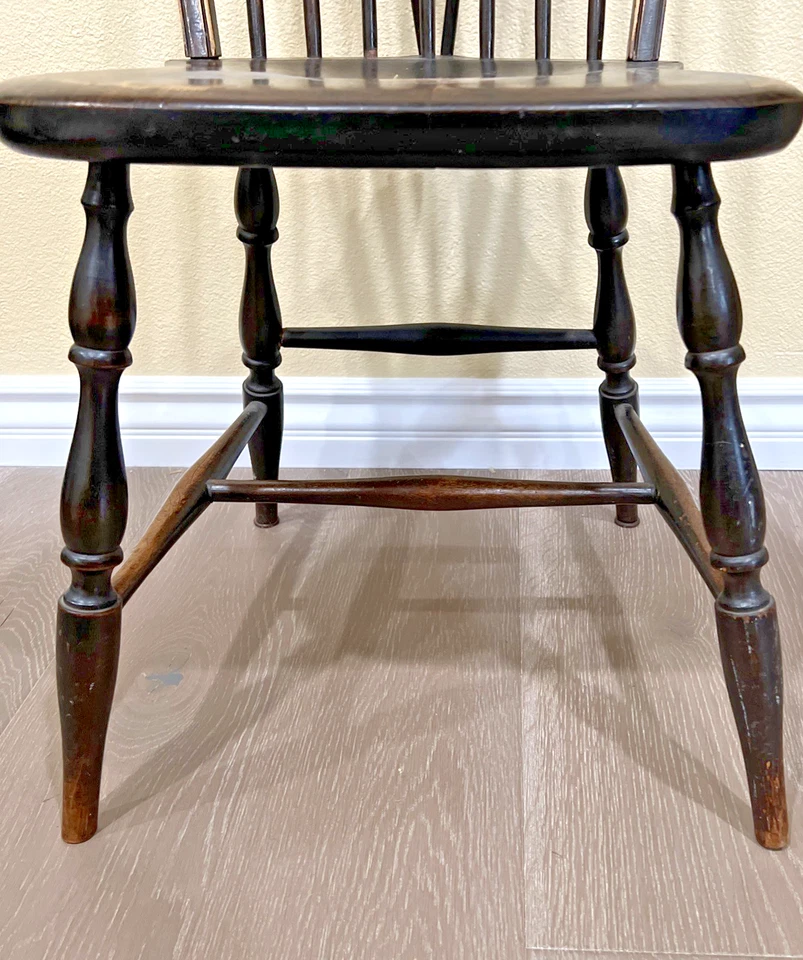 Silla Windsor antigua con respaldo de arco con soporte trasero, años 20, ebonizada Foto 4 de 4