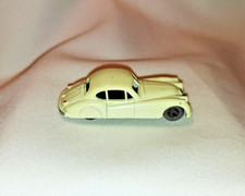 Nice Vintage Lesney Matchbox 1957 JAGUAR XK140 - 32 Bone White w/ grey wheels