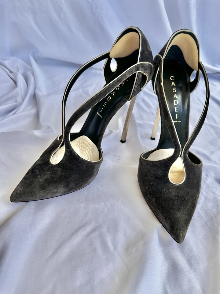 🔥 Tacones de diseñador italiano Casadei - Elegantes y sexy - Originales $699! Foto 3 de 4