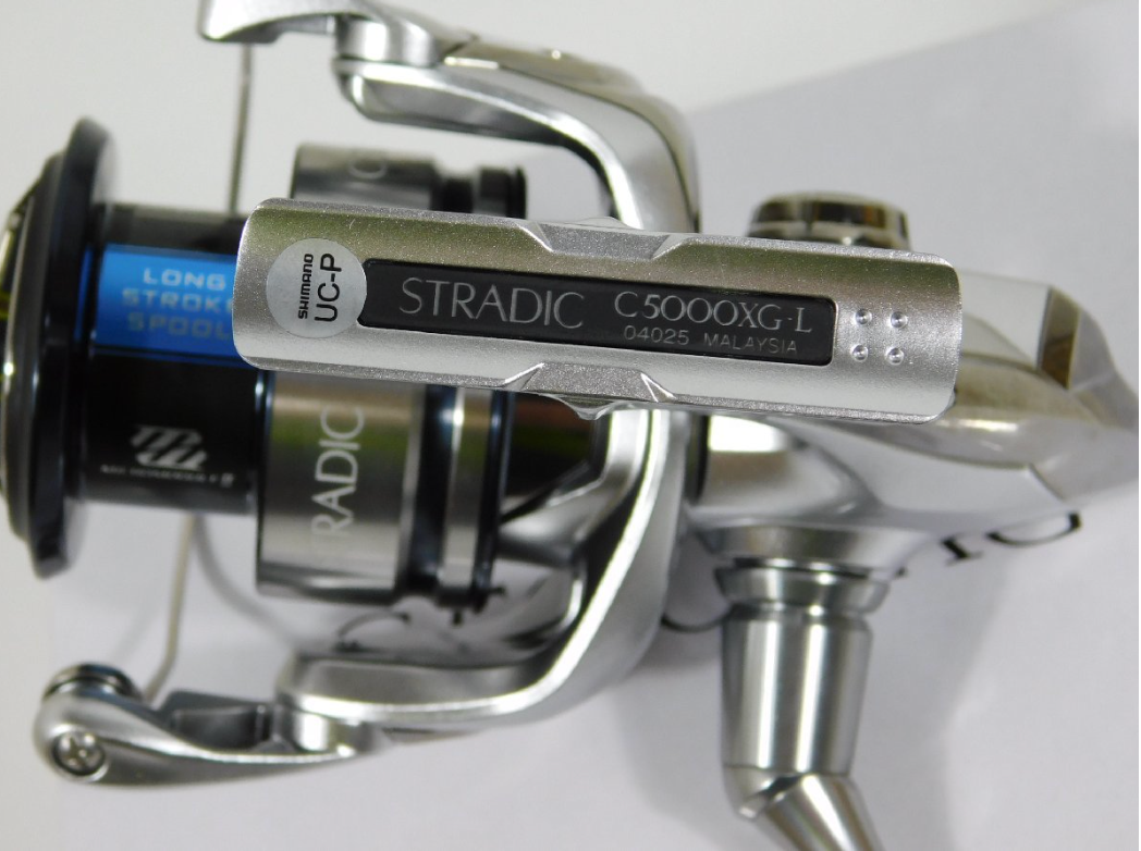 Shimano 19 STRADIC C5000XG 6.2 Spinning Reel in the Box