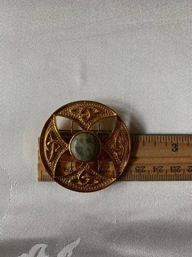 Pretty Celtic Cross Pin Brooch Pendent Center Stone Gold Tone Ireland 1 7/8” - Picture 5 of 12