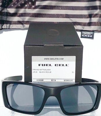 t NEW OAKLEY FUEL CELL w STEEL USA Tonal Flag Matte Black Iridium
