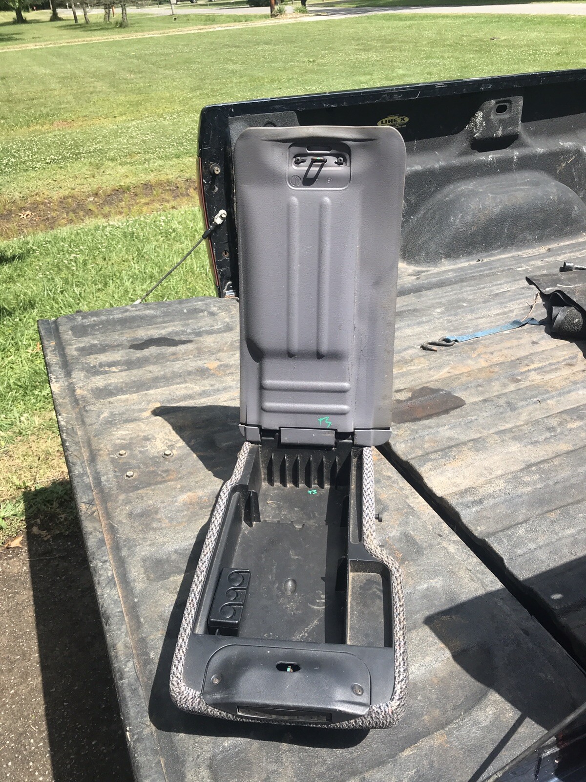 9704 Dodge Dakota truck Center Console Armrest Jump Seat Light Gray