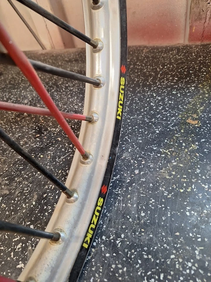 RUEDA DELANTERA SUZUKI DRZ400E DRZ400S 21" con cubiertas de radios Foto 2 de 4