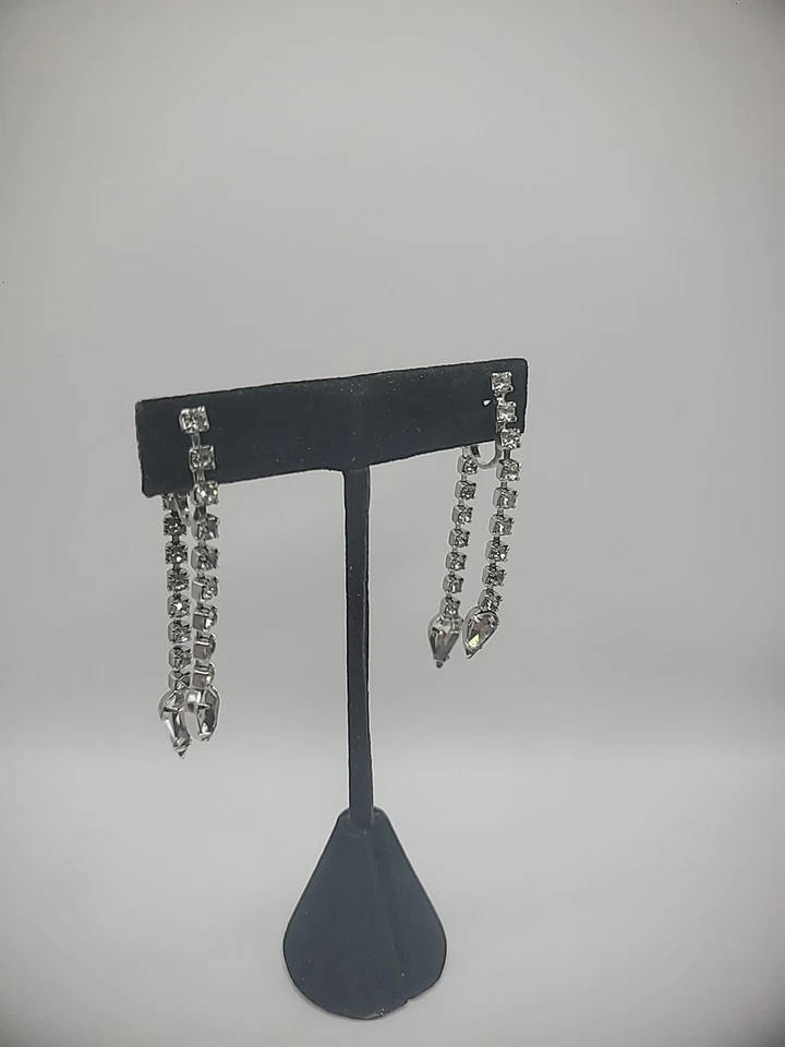 Brincos vintage pendurados na frente e atrás com clipe em cristais joia com gota rasgada - Imagem 3 de 4