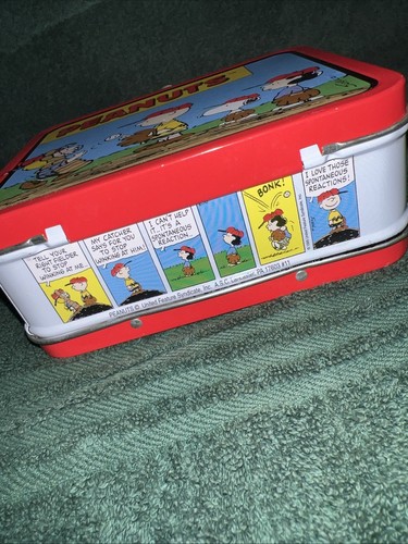 Peanuts Mini Tin Lunch Box Baseball - Picture 9 of 10