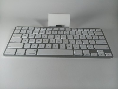 Apple iPad Keyboard Dock A1359 for 1st, 2nd, & 3rd Generation iPads 30-Pin