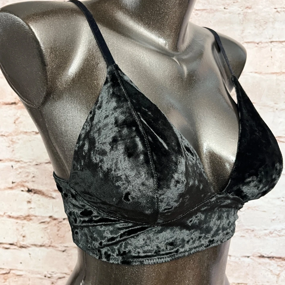 Бюстгальтер Xhilaration Velvet Velour Croptop Plunge маленький черный готический гранж-рок - Изображение 2 из 4