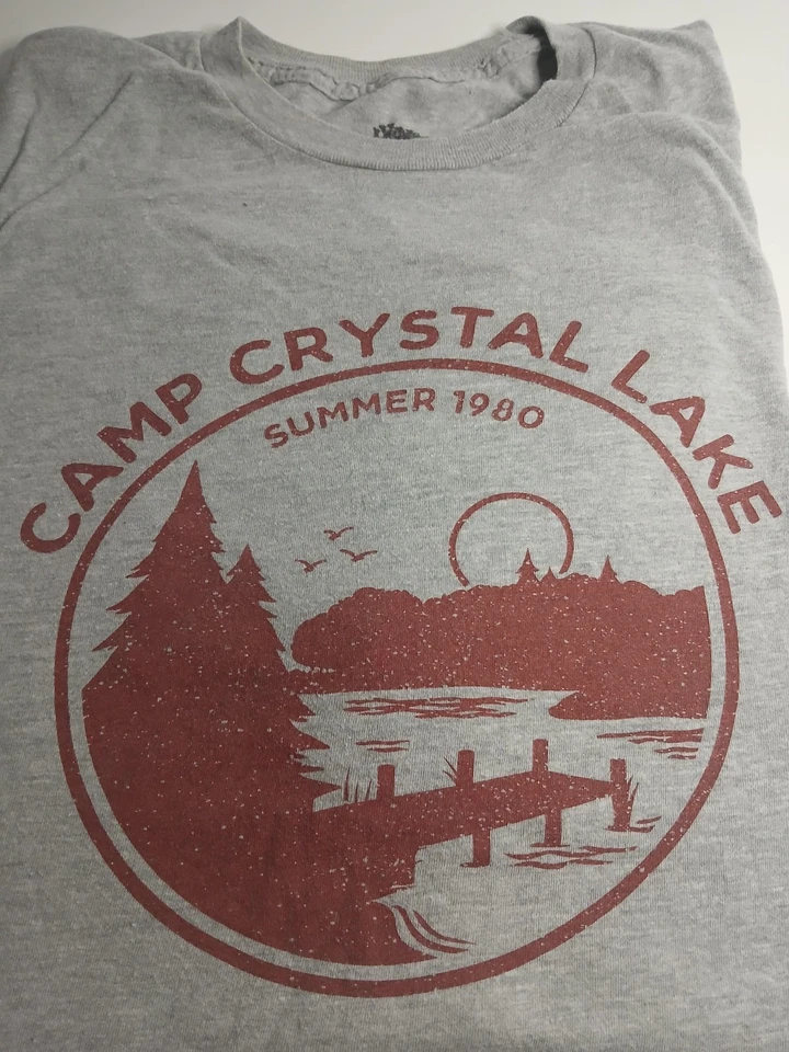 Camiseta Friday the 13th "Camp Crystal Lake 1980 Camp Counselor" 3XL Gris Algodón Foto 2 de 4