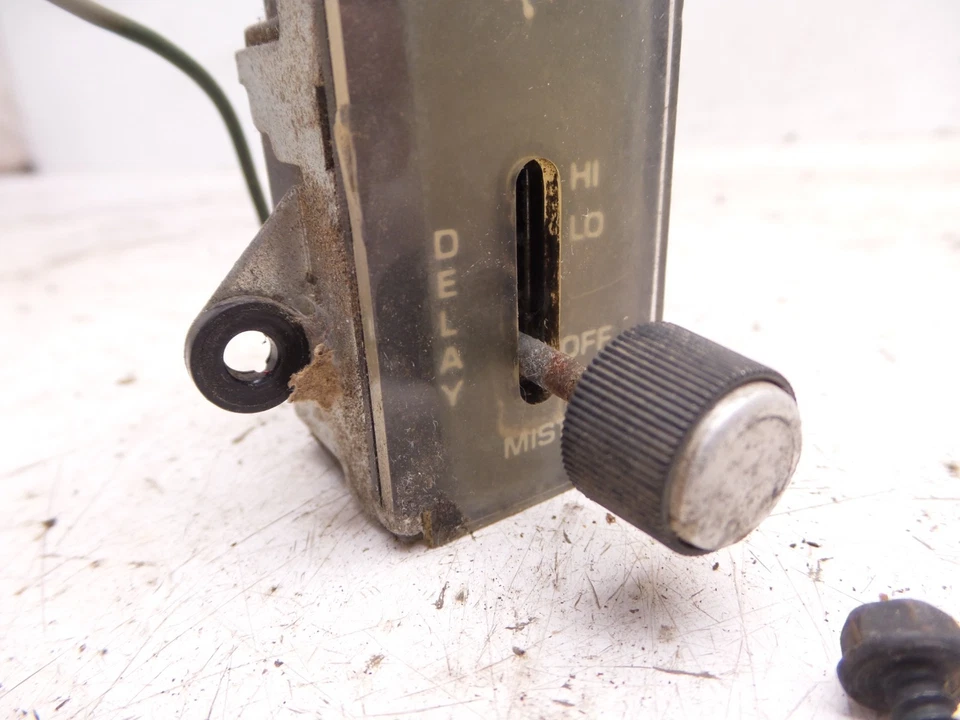 Interruptor limpiaparabrisas Camaro Delay 79-81 sin probar original Foto 4 de 4