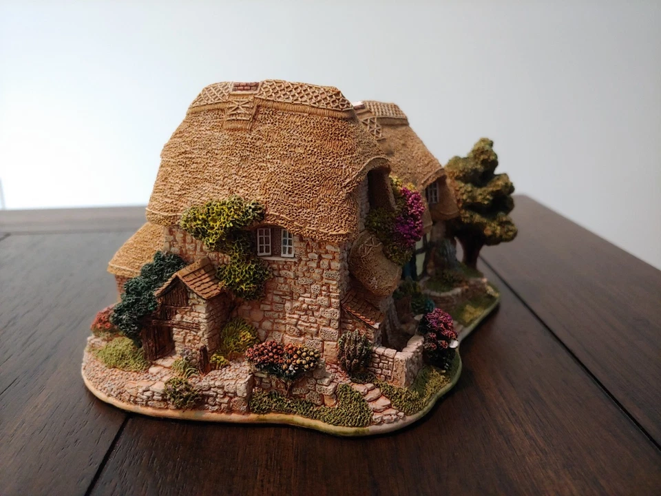 Lilliput Lane The Good Life Cottage House L223. Discounted Price No Box No Deeds - Image 3 of 4