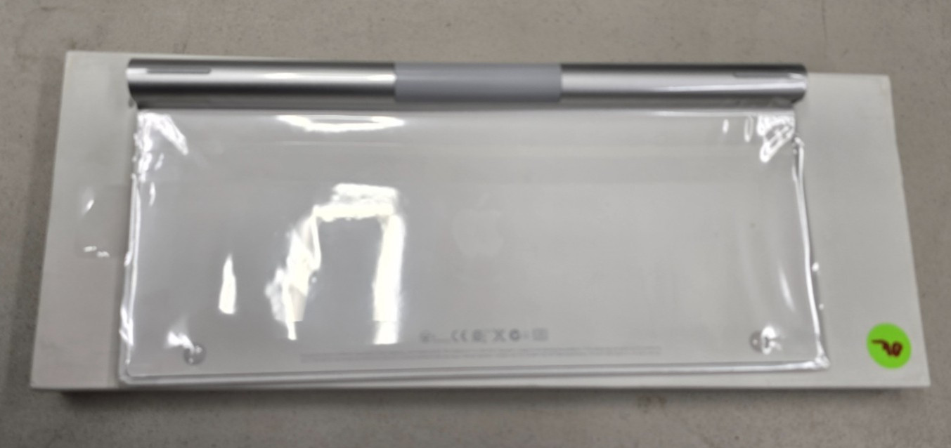GENUINE Apple A1314 Wireless Keyboard NEW in original packaging!