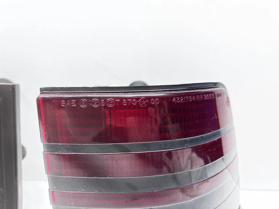 1987 - 1991 CHRYSLER LEBARON LH & RH TAIL LIGHTS OEM #4321785 1988 1989 1990 - Image 3 of 4
