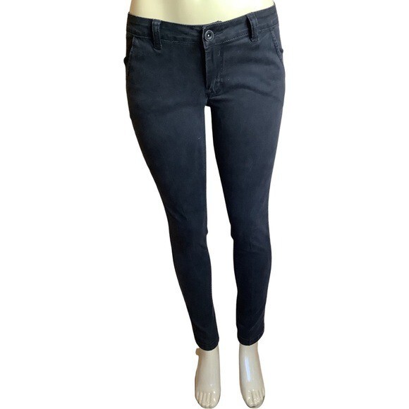 Iris Basic Size 7 Black Skinny Pants. (Preowned) - image 6